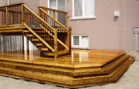  A Stairway Entrance Deck